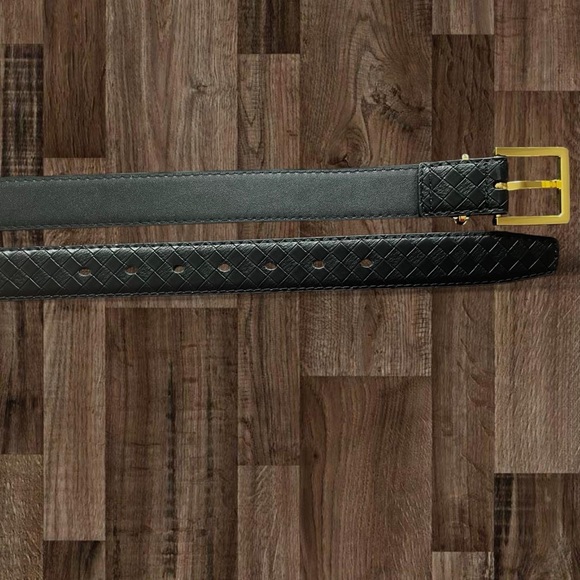 Black and Gold Leather Belt - Picture 4 of 4